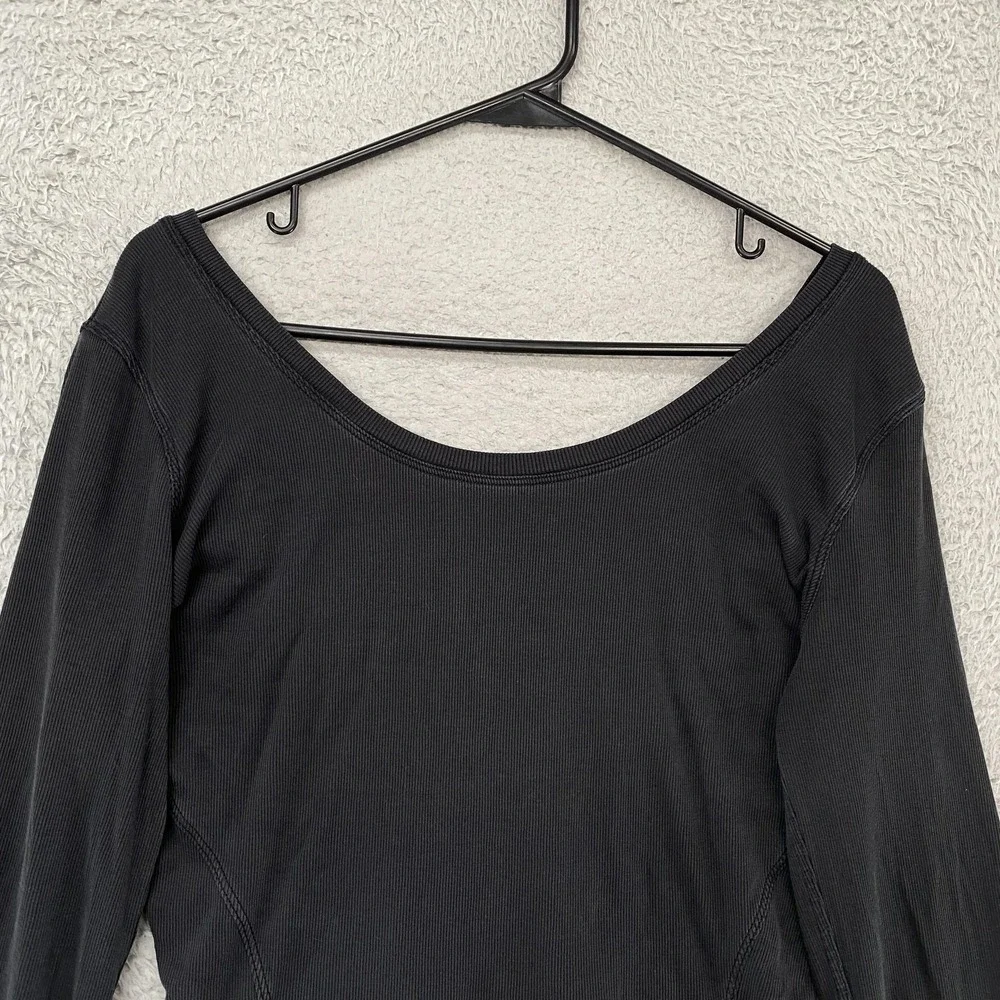 Lululemon Crop Long‎ Sleeve Shirt Womens 10 Medium Black Open Back Yoga Workout